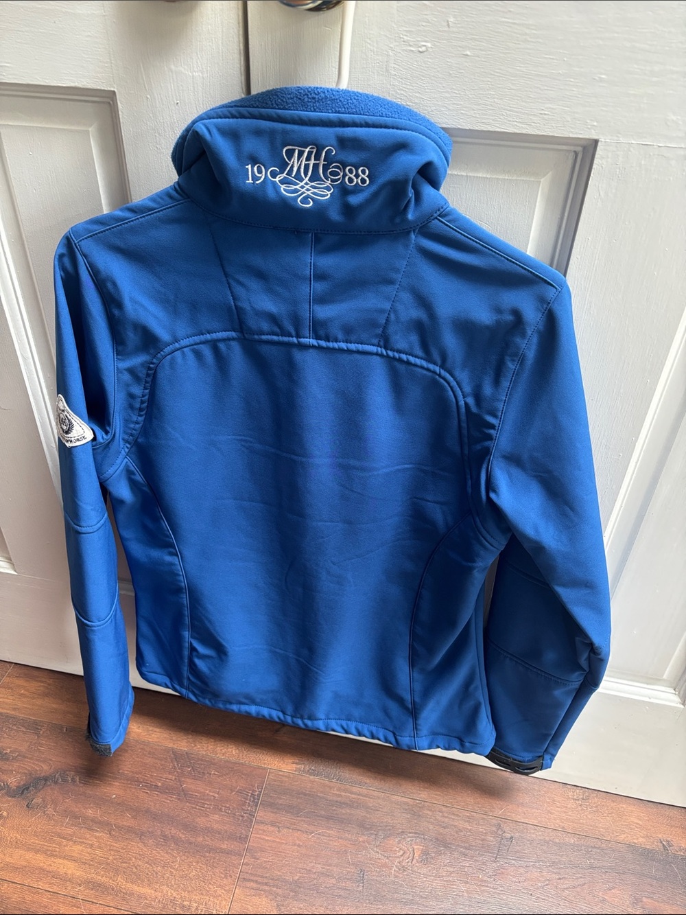 Women’s Blue Zip-Front Softshell Jacket - Picture 2 of 3